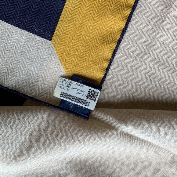 AUTH NWT Hermès 140 cm 70% cashmere/30% silk scarf “H au Carré (Encadré)” - Picture 5 of 7